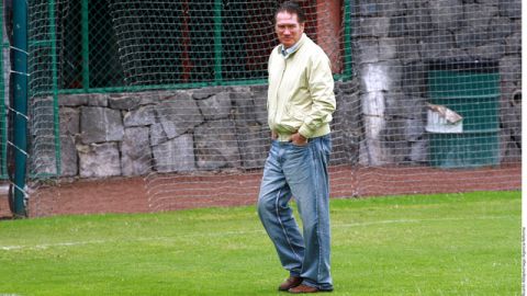 El director deportivo de Cruz Azul, Alberto Quintano, siente indignación por las sospechas en su contra
