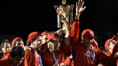 Después de derrotar de nuevo al Comunicaciones, ahora de visita, los 'rojos' festejaron el título número 29 del Municipal en casa ajena.