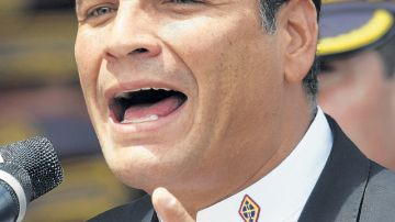 Los presidentes Rafael Correa, derecha y Juan Manuel Santos se reunirán hoy  en el Palacio de Carondelet, la sede del Gobierno ecuatoriano.