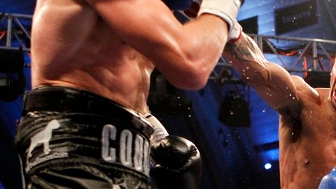Andre Ward (der.) conecta al rostro de Carl Froch, durante el combate supermediano de AMB y CMB que ganó el primero por decisión unánime, en Atlanty City.