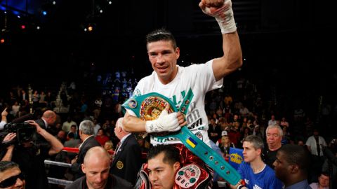 El argentino Sergio Martínez cuando ganaba el cetro diamante del CMB en Londres, ante Darren Barker el pasado 1 de octubre en Atlantic City.