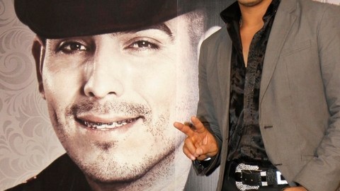 Espinoza Paz en una presentación de uno de sus discos.