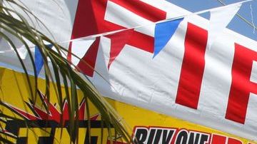 Aconseja dejar  los fuegos artificiales en manos de los profesionales.