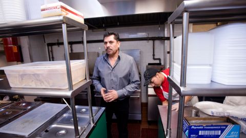 Modesto Ramírez, dueño de Tacos Tulcingo en Jackson Heights, hizo  el papeleo para el funcionamiento de su local antes de lo esperado.