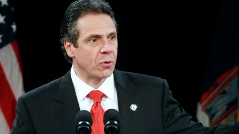 El gobernador Andrew Cuomo pronunciando su discurso sobre la situación del estado, ayer en Albany.
