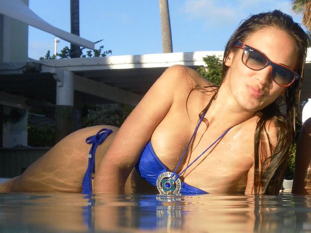 Shannon De Lima la venezolana que consuela al cantante boricua Marc Anthony.