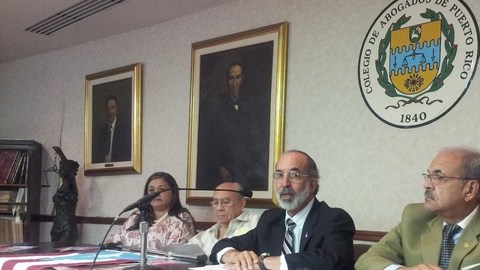 Eduardo Villanueva presidió la conferencia de prensa para exigir la liberación de Oscar López Rivera.