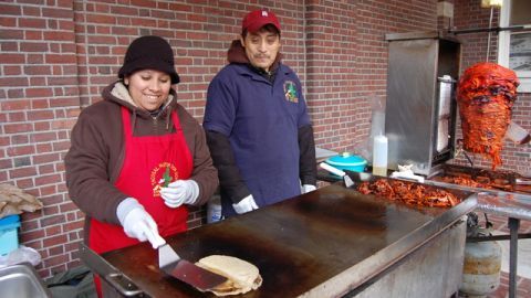 Los esposos Irma y Gregorio García son padres de un ciudadano americano de 21 años y se mostraron ayer optimistas sobre su futuro migratorio ante el anunciado cambio en los reglamentos para la petición de familiares.