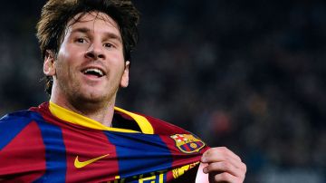 Lionel Messi, estandarte del Barcelona, celebra un gol del equipo blaugrana, al Almeria en el Camp Nou.