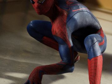 El hombra araña regresa  con la actuación de  Andrew Garfield en el papel del arácnido con super poderes.