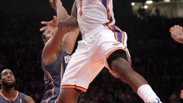 Amar'e Stoudemire (1) fue decisivo para los Knicks, que con sus 25 puntos acabó con las intenciones de Bobcats.