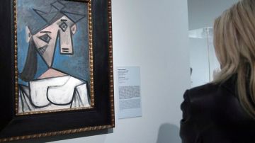 Obra del pintor malagueño Pablo Picasso "Cabeza de Mujer" (1934), en la Galería Nacional de Atenas (Grecia) robada ayer.