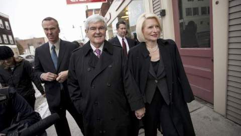El precandidato republicano Newt Gingrich y su esposa.