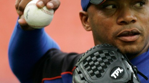 Orlando 'El Duque' Hernández durante una práctica antes del séptimo juego de la Serie de Campeonato de la Liga Nacional, entre Mets y Cardenales de San Luis, el 19 de octubre del 2006.