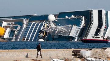 El gigantesco crucero 'Costa Concordia' quedó encallado frente a las costas de la isla de Giglio.