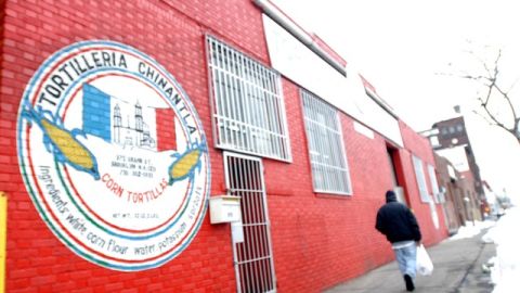 Exterior de la fábrica Tortillas Chinantla donde el año pasado murió un trabajador guatemalteco en un trágico accidente.