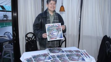 El comunicador venezolano, Beto Villa, autor del suplemento de la Serie del Caribe 2012, presenta su obra.