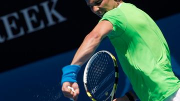 Rafael Nadal, uno de los favoritos para ganar el Abierto de Australia, ayer despachó a su compatriota Feliciano López por 6-4, 6-4 y 6-2, y está en los cuartos de final.