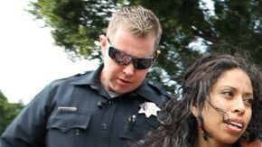 Alma de Jesús, una de nueve estudiantes indocumentados arrestados el martes en San Bernardino.