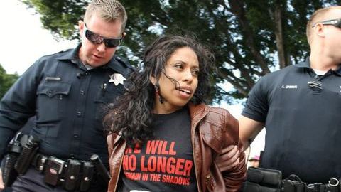 Alma de Jesús, una de nueve estudiantes indocumentados arrestados el martes en San Bernardino.