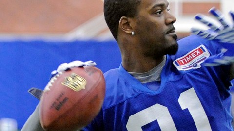 El cornerback Aaron Ross ejecuta un pase en los entrenamientos de ayer.