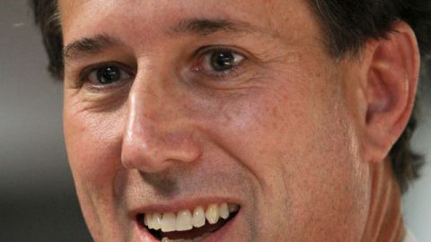 Rick Santorum, dio pelea en el primer "caucus" celebrado en Iowa.