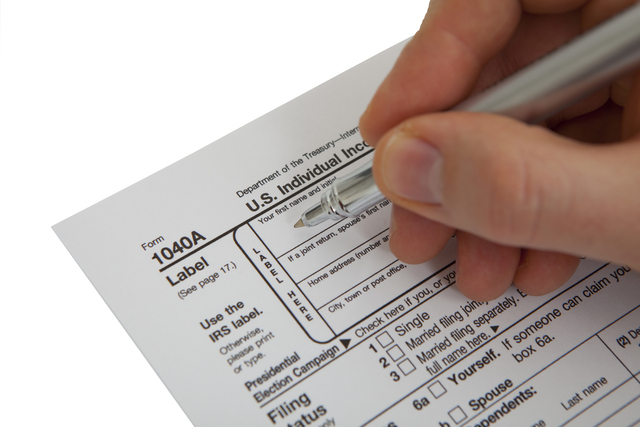 Muchas familias tienen derecho a recibir un crédito cuando llenan los formularios de impuestos.