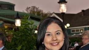 Roxana Delgado y su esposo Víctor Medina, quien comenzó a presentar problemas de salud tras una explosión en Irak en 2009.