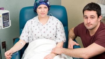 Una paciente con cáncer de mama recibe quimio-terapia en un hospital.
