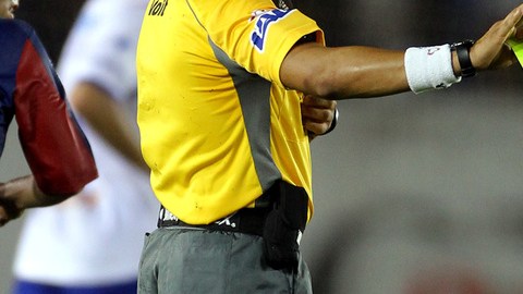 El   árbitro Fernando Guerrero no vio la acción de Villa.