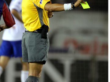 El   árbitro Fernando Guerrero no vio la acción de Villa.