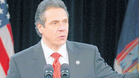 El gobernador de Nueva York, Andrew Cuomo, propuso medidas como aumento de impuestos al tabaco y los cigarros.