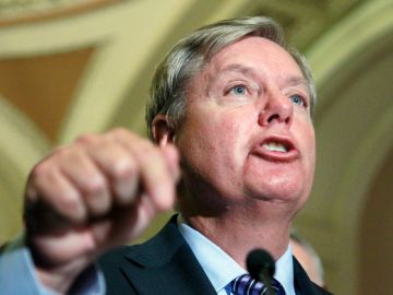 El senador republicano Lindsey Graham favorece el cierre de bases militares.