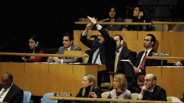 El embajador de Siria ante la ONU llama a una moción tras  la decisión de poner en marcha el plan elaborado por la Liga Árabe.