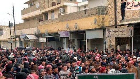 Manifestación en Marea en Allepo (Siria) contra el gobierno de  Bashar Assad.