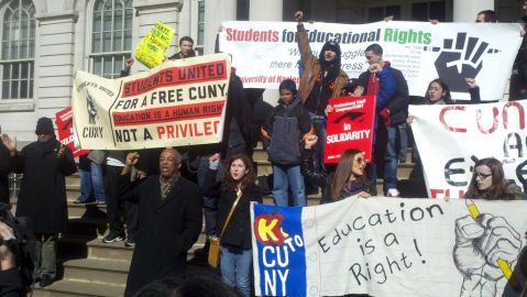 Los manifestantes exigen un servicio de calidad a un costo razonable.