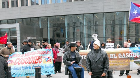 Manifestantes en Nueva York mostraron su rechazo al gasoducto 'Vía Verde' que se planea para la isla de Puerto Rico.