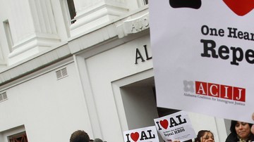 Centenares de personas protestaron el 14 de febrero frente a la corte en Montgomery, Alabama, debido a la nueva ley migratoria que rige en el estado.