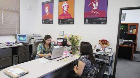 Oficina de Casa México DF, en  Lynwood, Calif. Se estima que hay unos 90,000 defeños que pueden votar en el extranjero.