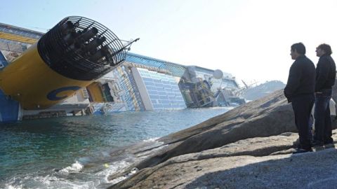 Setenta personas de las 4229 que iban a bordo del crucero "Costa Concordia" aún no han sido localizadas.