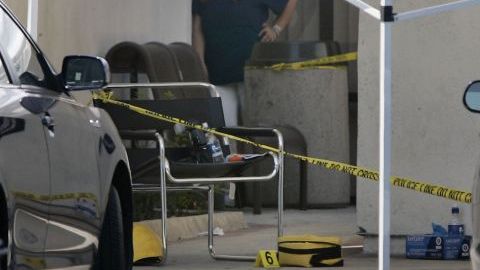 Las autoridades investigan el fatal tiroteo.