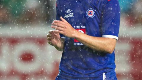 Waldo Ponce, de Cruz Azul, no se salvó del bisturí.