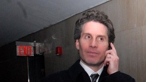 Roger Asmar y Steven Ross abogados del acusado José Rojas sostienen que el hispano tropezó con la mujer accidentalmente.