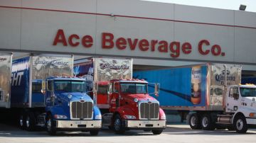 La empresa ACE Beverage es la responsable de poner a circular 25 camiones ecológicos en las calles de Boyle Heights.