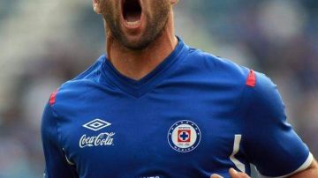 El jugador del Cruz Azul Emanuel Villa.