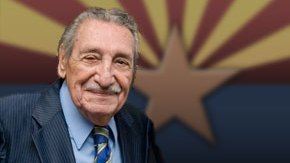 Raúl Castro,exgobernador mexicano de Arizona.