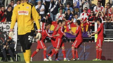 CR7 celebra su gol junto con Ramos, Khedira y Arbeloa en presencia del portero Joel Robles.