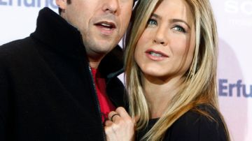 Adam Sandler y Jennifer Aniston están nominados a los Razzie como peor pareja en la pantalla por su película 'Just Go With It'.