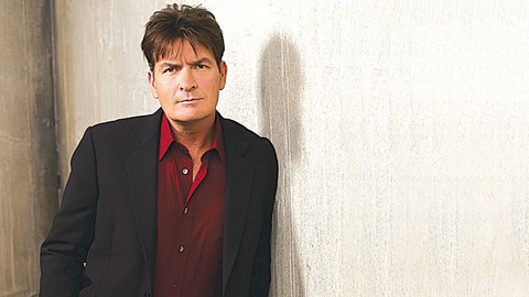 La nueva serie de Charlie Sheen 'Anger Management' se estrenará el próximo mes de junio por el canal de cable FX.