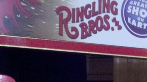 Henry Higinio se expresa mejor haciendo reír.